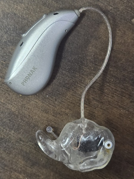 Phonak hearing aid with molded earpiece